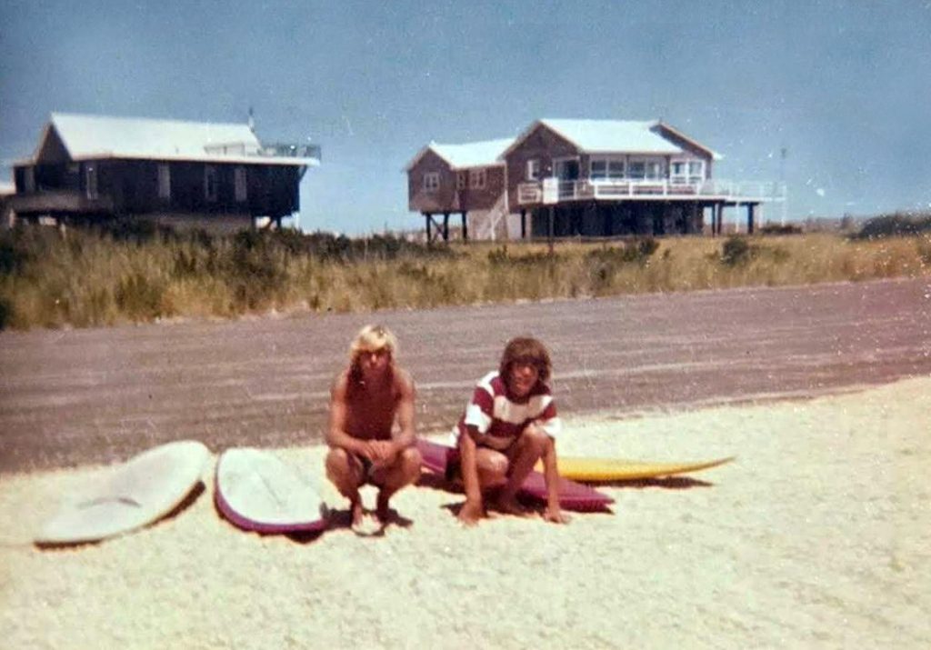 A.-Dog's-Tail-Never-Lies